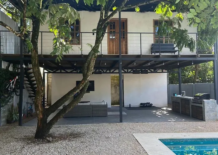 Hermoso Con Piscina